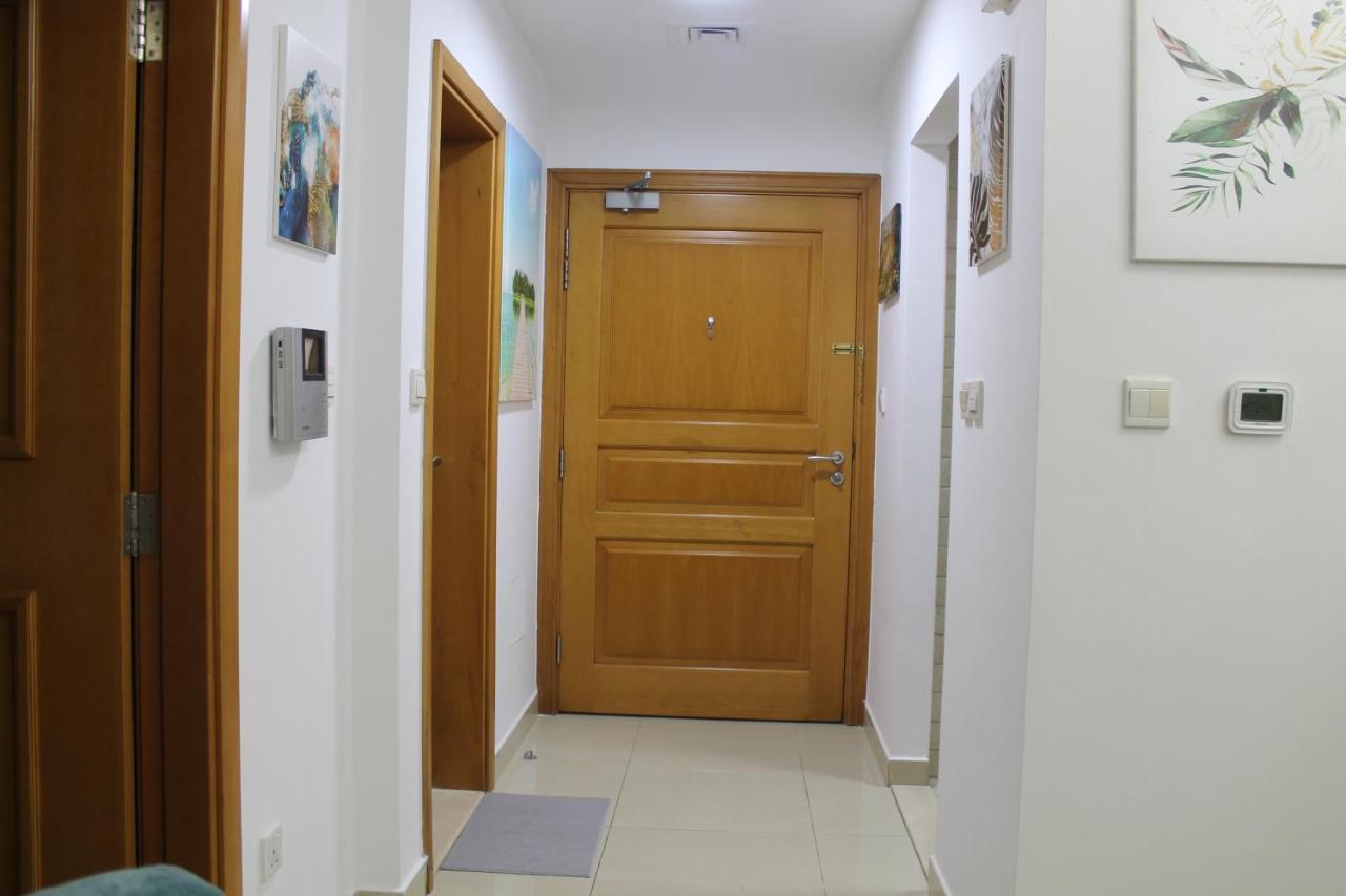 Newly Furnished One Bedroom Apartment Next To Metro & Beach In Marina Residence Дубай Экстерьер фото